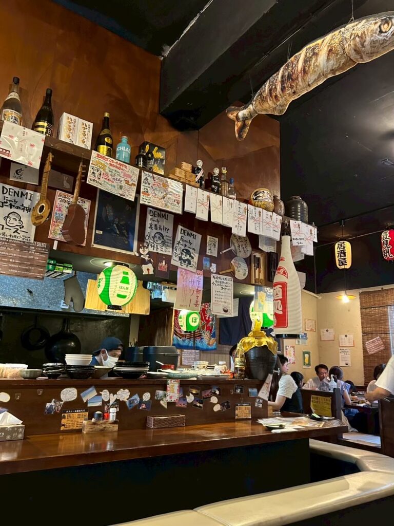 居酒屋でんみの内装